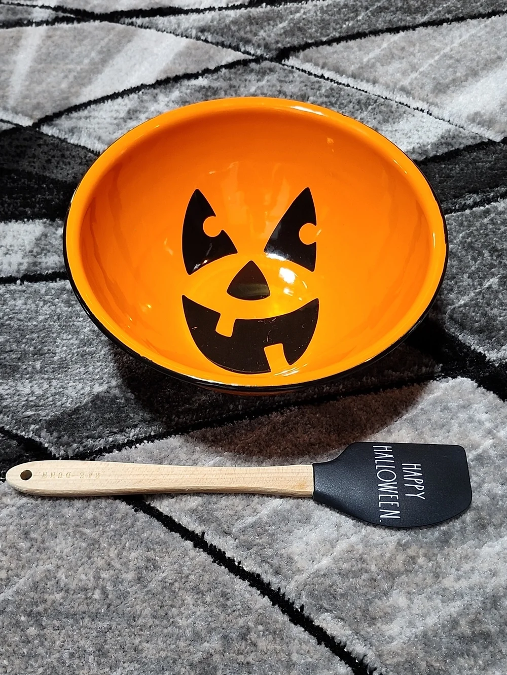 ENAMEL JACK-O-LANTERN BOWL & RAE DUNN HAPPY HALLOWEEN SPATULA BUNDLE